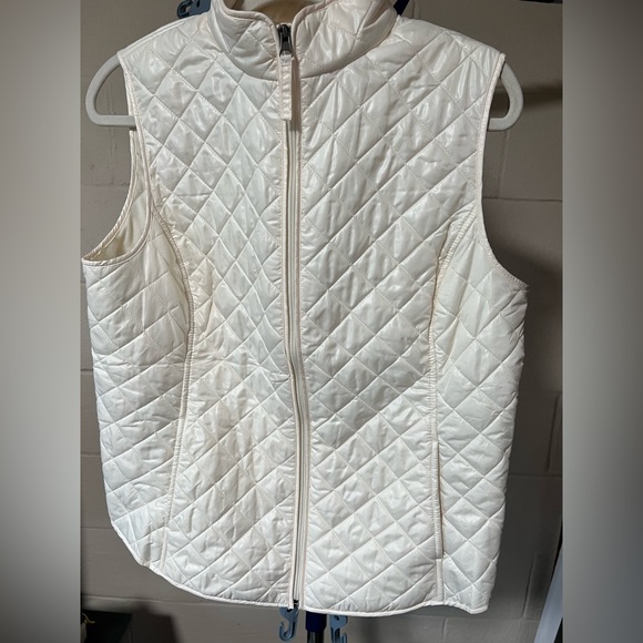 Van Heusen cream, quilted vest - Picture 2 of 7